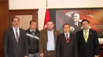 Yeşilay Yönetimi, Emniyet Müdürü Öksüz'ü Ziyaret Etti