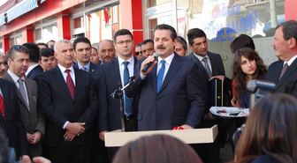 Bakan Çelik: Koca Seyit'in Memleketinde Pazar Yeri Açtı