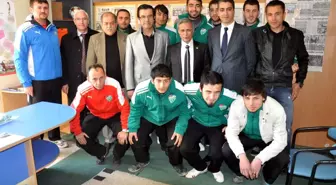 Milletvekili Yurttaş, Salihlispor'u Ziyaret Etti