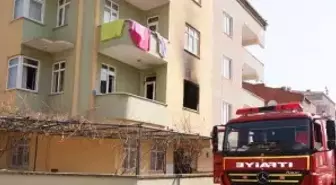 3 Yaşındaki Zümra Perdeleri Yakınca Çıkan Yangında 3 Kişi Zehirlendi