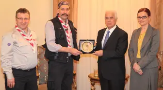 Cumhurbaşkanı Derviş Eroğlu, Türkiye İzcilik Federasyonu'nu Kabul Etti.