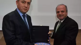 Uşak Üniversitesi'nde 'Anayasa Reformu' Konulu Konferans