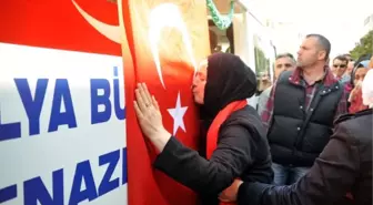 Şehit Polise Hüzünlü Tören; ' Baba Bize Cennette Ev Yap, Yanına Geleceğiz'