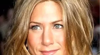 Jennifer Aniston Zamanı Geriye Sarıyor