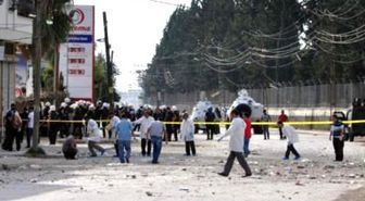 Polise Atmak İstediği Bomba Elinde Patlayan Gösterici Öldü