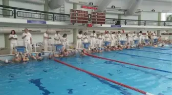 Yüzücüler Yüzümüzü Güldürdü