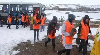 Genç Çevreciler Bu Kez Kamber Köyünü Yeşillendirdi