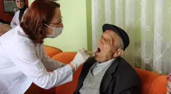 İzmirlioğlu Huzurevi Sakinlerine Diş Sağlığı Taraması