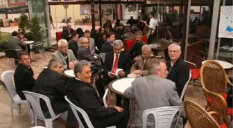 Kütüphane Haftası Etkinliğinde Gölcük'te Binlerce Kişi Kitap Okudu