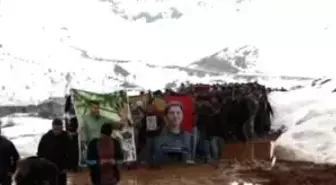 Öldürülen Kadın PKK'lı Toprağa Verildi