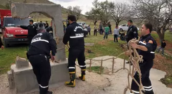 İtfaiye Ekiplerinden Oğlak Kurtarma Operasyonu