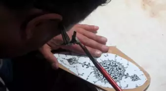 Polis Memurundan Şehit Ailelerine Destek İçin Naht Sergisi