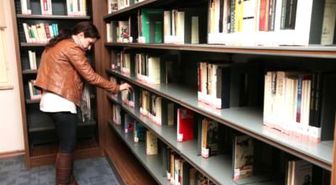 Türkiye'nin İlk Şiir Kütüphanesi Nilüfer'de Açıldı