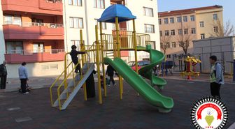 Kırklareli Belediyesi Yeşil Alanları Çiçeklerle Renklendiriyor