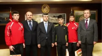 Şampiyonlara Başkan'dan Ödül
