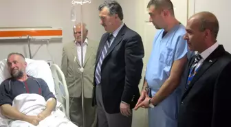 Vali Al'dan Kalp Krizi Geçiren Müftü Sula'ya Ziyaret