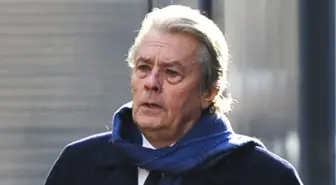 Alain Delon Hastaneye Kaldırıldı