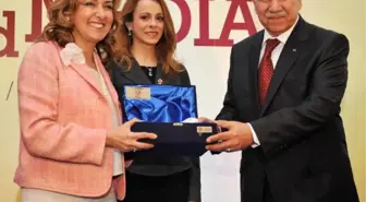 Arzuhan Doğan Yalçındağ: Dünyada Kadın Erkek Eşitliği Hala Tam Olarak Sağlanabilmiş Değil (2)