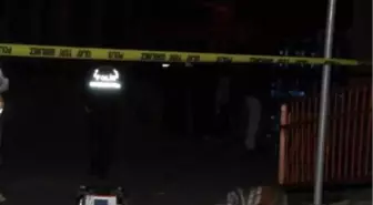 Eşinin Cesedini Bebek Arabasıyla Taşıdı