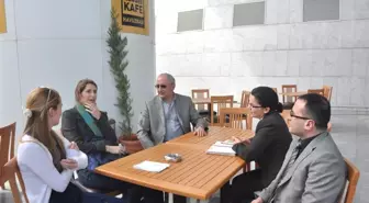 Hollandalı Gazeteci Kent Konseyi'nde