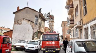 Metruk Evdeki Yangın Korkuttu