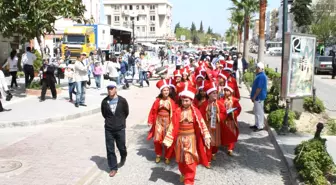 Didim'de Polis Halk El Ele Yürüdü