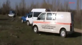 Otomobiliyle Dereye Uçan Sürücü Kayboldu