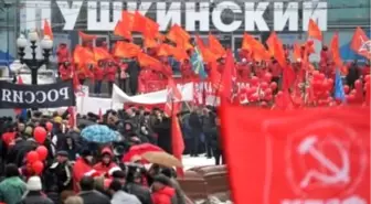 Rus Komünistlerden NATO'ya Protesto