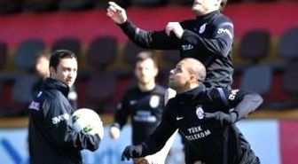 Melo ve Riera İçin Af İstediler