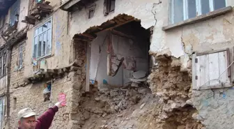 Yağış Simav'da Evin Bir Kısmını Yıktı