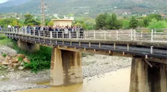 50 Yıllık Köprünün Yıkılıp Yenisinin Yapılmasını İstiyorlar