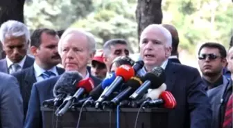 ABD'li Senatörler Mccain ve Lieberman, Yayladağı Çadırkentini Ziyaret Etti