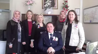 Ak Partili Kadınlar Polis Merkezlerini Ziyaret Etti
