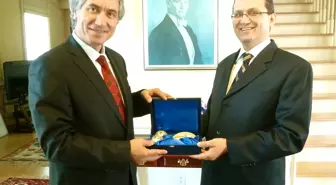 Arü Heyeti Houston'daki Türkiye Başkonsolosluğu'nu Ziyaret Etti