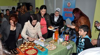 Nusaybin'de Sokakta Çalışan Çocuklara Doğum Günü Partisi Düzenlendi