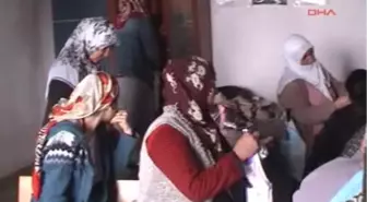 Evini Kursiyerlere Verdi