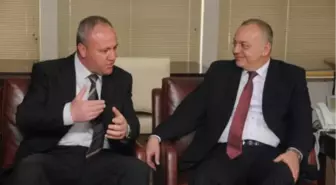 MHP'li Aday Çevik Ergün'ü Ziyaret Etti