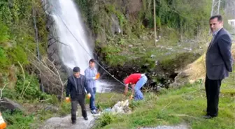 Kaymakam, İşçilere Mıntıka Temizliği Yaptırdı