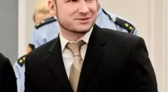 Breivik Savunmasına Devam Ediyor