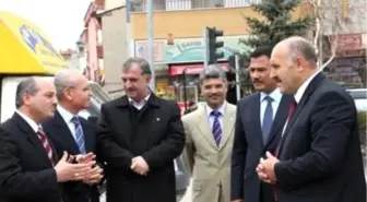 Çizgilerle 40 Hadis Sergisi Açıldı