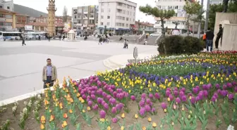 Yozgat'ta Park ve Bahçeler Rengarenk Çiçek Açtı