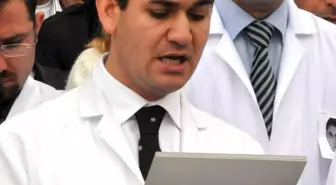 Doktorlardan Meslektaşları İçin Basın Açıklaması