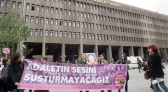 Kadın Cinayetlerini Durduracağız Platformu Üyelerinden Adliye Önünde Protesto