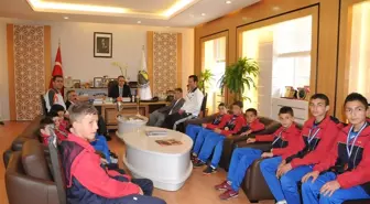 Başkan Aktaş Şampiyonları Ağırladı