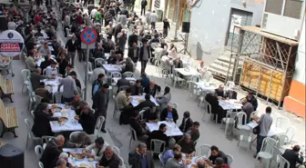 Çorum Sancaktar Çarşısı Esnafından 3 Bin Kişiye Kutlu Doğum Yemeği