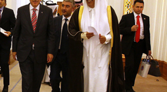 Erdoğan, Katarlı Mevkidaşı Thani ile Heyetler Arası Görüşmeye Katıldı