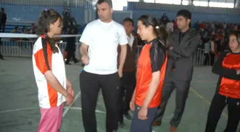 Başkale'de Voleybol Turnuvası