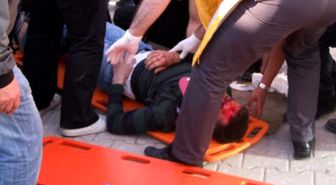 Otomobil Minibüse Çarptı: 3 Yaralı