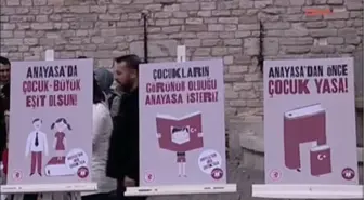 Taksim'de Çocuklar 'Anayasa Kürsüsü'Nde