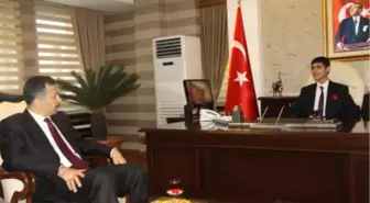 Ağrı'nın Küçük Valisi Karlı Çıktı